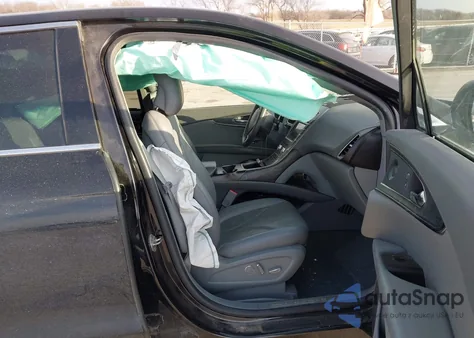 2019 Lincoln Nautilus Reserve z USA, uszkodzony, nr VIN 2LMPJ8LP6KBL67487